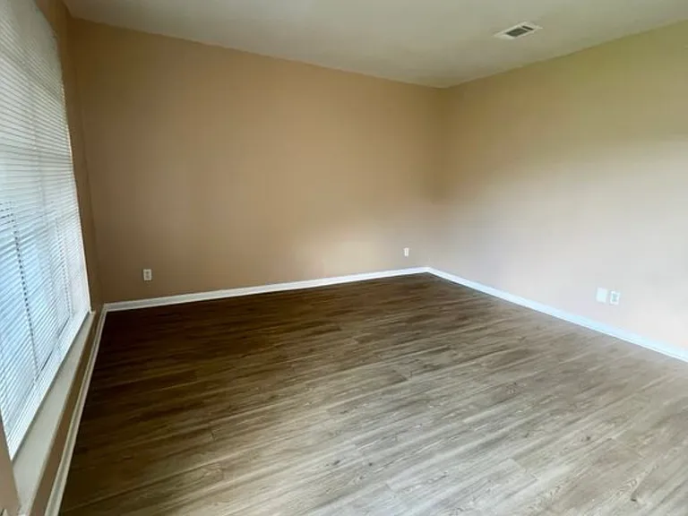 812 Wainwright St #10 — Photo 2