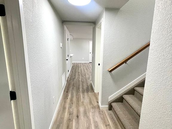 4th image of 1011 De La Vista Ln #10