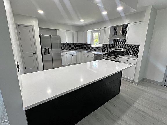 3rd image of 1705 Kenruth Dr
