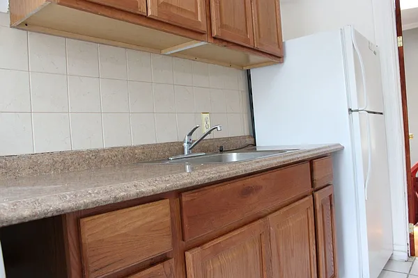 Rented by Premier Metro Realty Corp | media 25