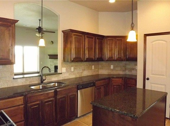3rd image of 521 SW 149th Pl