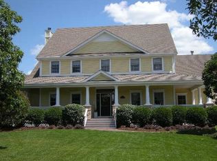 2 Poole Ct, Batavia, IL 60510