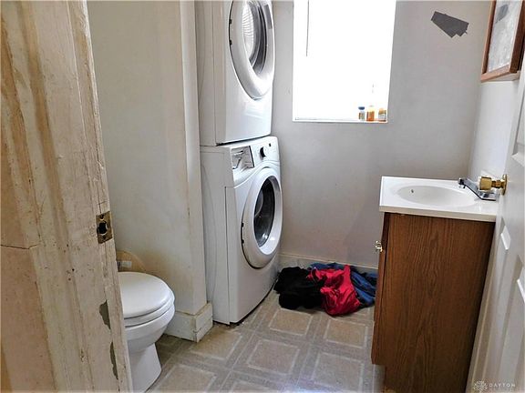 5th image of 222 N Orchard Ave