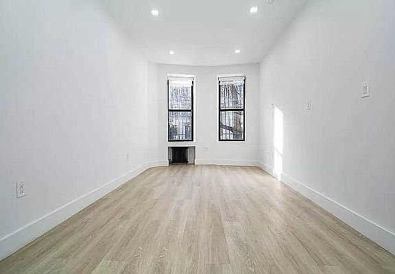 3rd image of 425 Sterling Pl #1LL