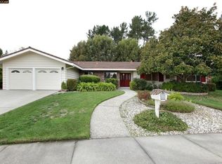 197 Corliss Dr, Moraga, CA 94556