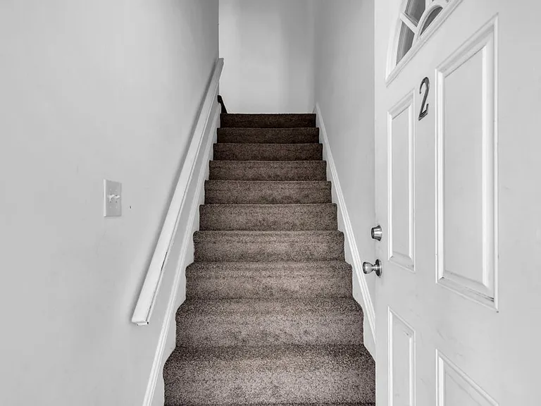 Maple Court Apartments — Photo 25