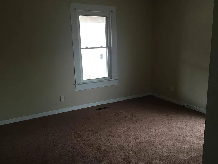 213 Ewing Ave — Photo 4