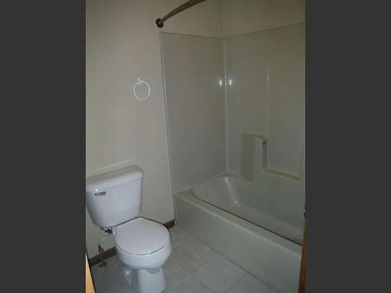 2 Crossbridge Ct — Photo 10