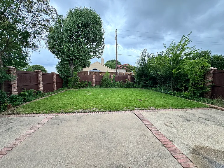 1421 Glyndon Dr — Photo 19