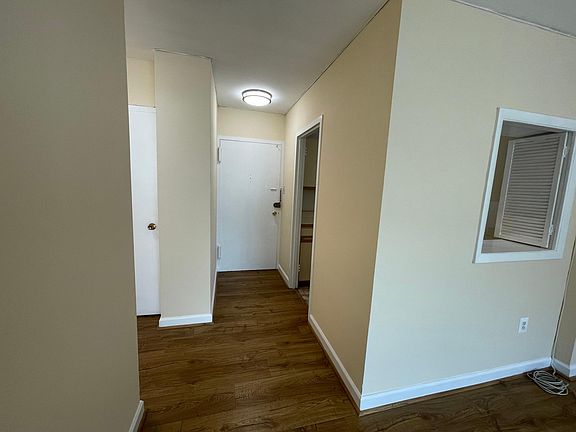 2nd image of 1021 Arlington Blvd APT 704
