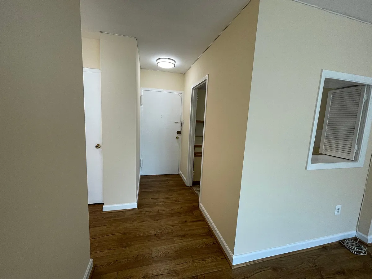 Building Photo - 1021 Arlington Blvd #704
