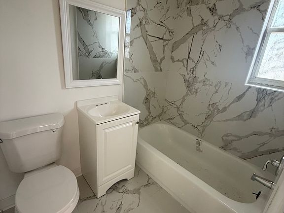 4th image of 525 18th Ave S #546H