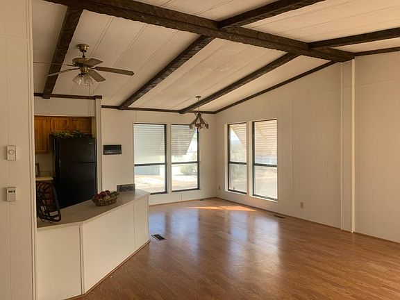 2nd image of 1329 Muskrat Ln