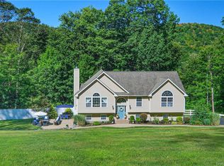 39 New Hill Rd, Putnam Valley, NY 10579