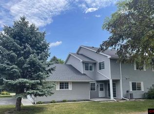 53 Restless Ct APT D, North Mankato, MN 56003
