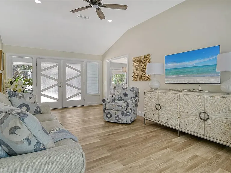 4852 Featherbed Ln — Photo 12