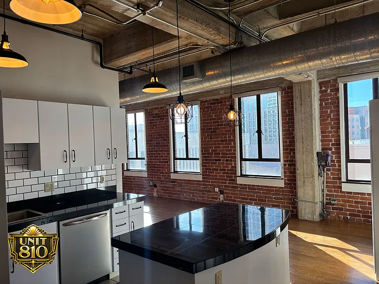 114 W Adams St #810 — Photo 17