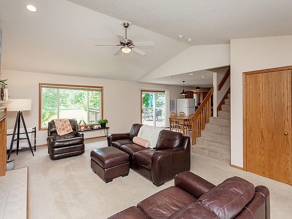 5th image of 3110 SE Cherry Blossom Dr
