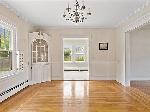 4th image of 90 Greenwood Ave