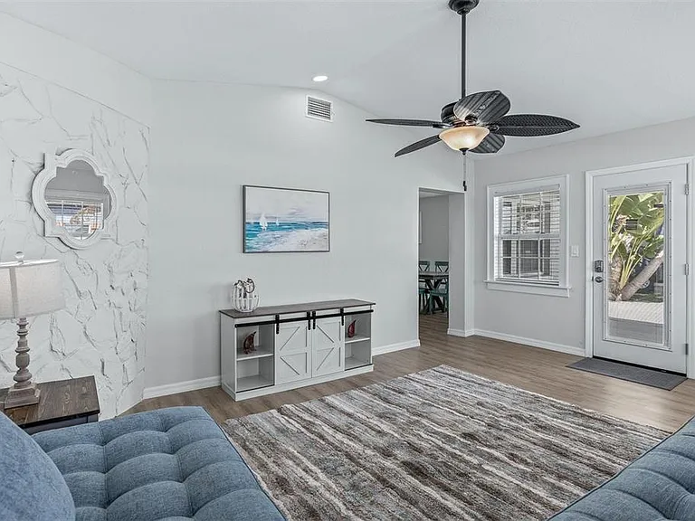 711 Bayshore Dr — Photo 11