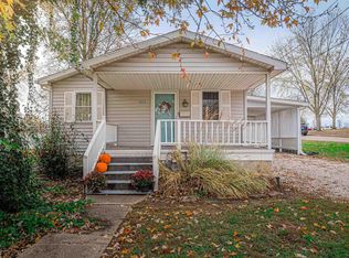 614 S 10th St, Petersburg, IN 47567