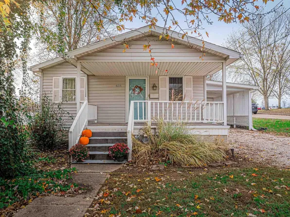 614 S 10th St, Petersburg, IN 47567