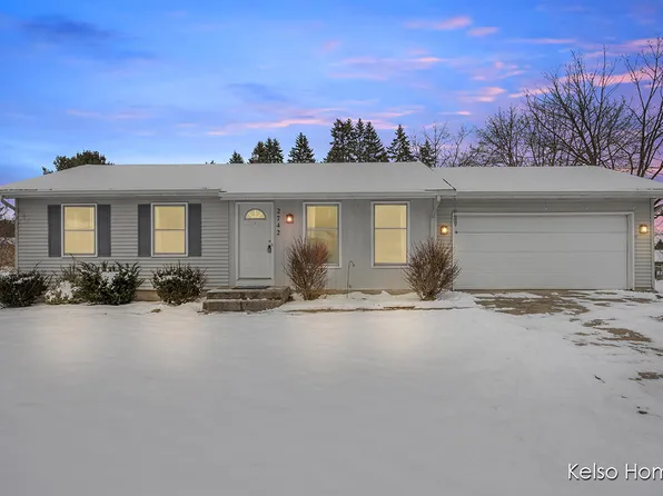 2742 Oldenburg Ct NE, Grand Rapids, MI 49525