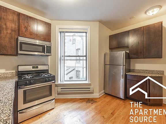 2nd image of 1220 N Dearborn St #B1