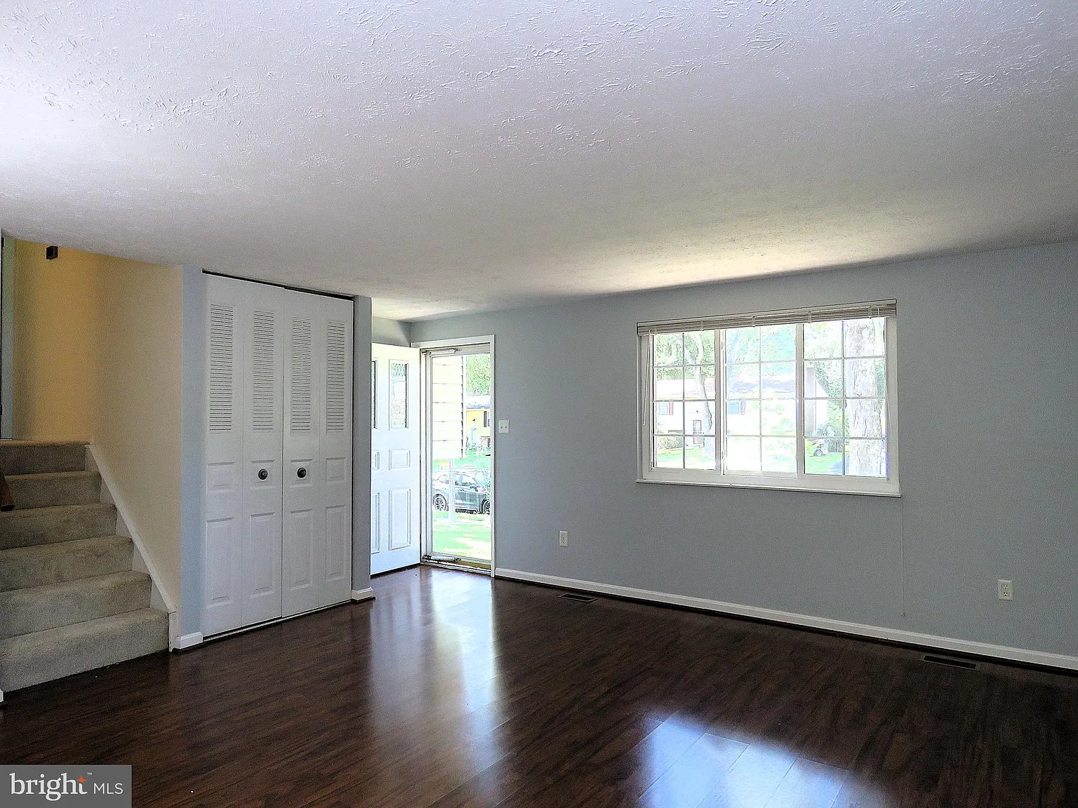 3 bed, 2.0 bath, 1040 sqft, $3,100 — Photo 4