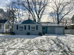 806 E Evergreen St, Wheaton, IL 60187