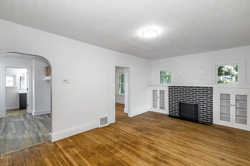3 bed, 1.5 bath, 1218 sqft, $1,595 — Photo 4