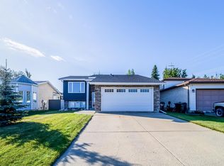 39 Deacon Dr, Strathcona County, AB T8H 1M7