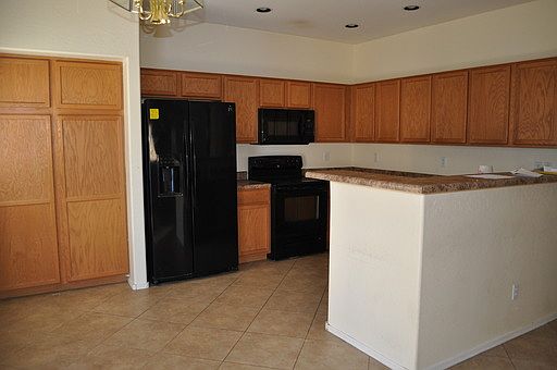 4th image of 535 E Rainbow Dr