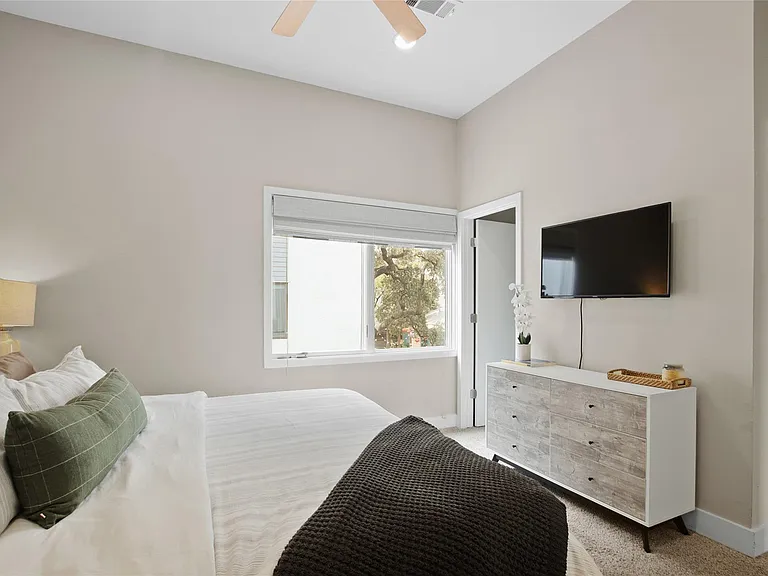 1702 S Lamar Blvd #3 — Photo 19