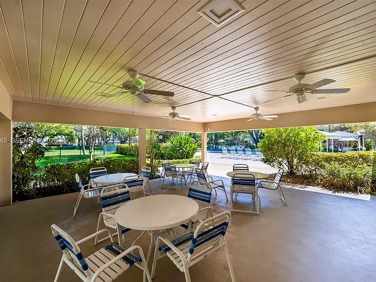3641 Oaks Clubhouse Dr #201 — Photo 25
