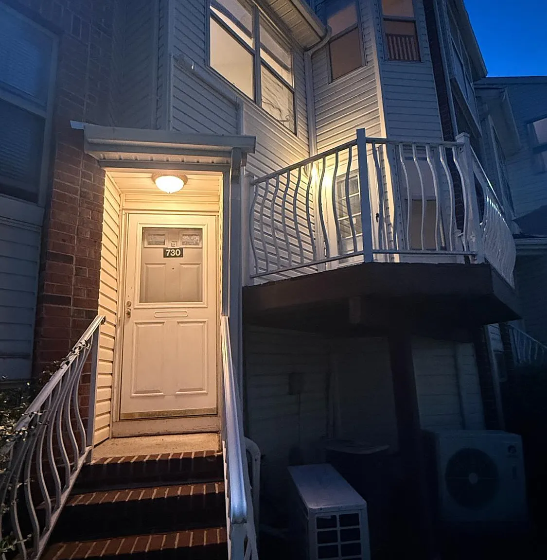 4 bed, 3.5 bath, 2045 sqft, $3,300 — Photo 3