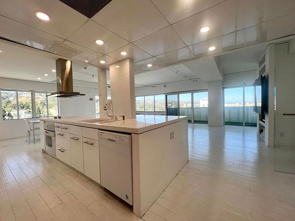 1st image of 7135 Hollywood Blvd APT 1110