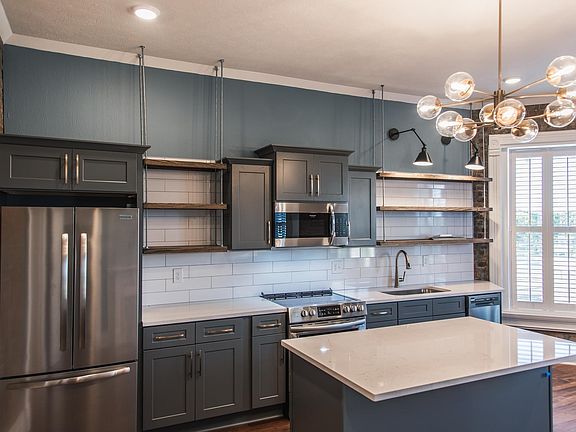 3rd image of 305 Main St #6