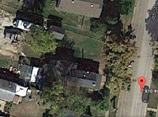810 N 4th St, De Soto, MO 63020