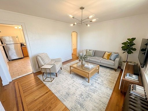 1st image of 626 Midland Ave Floor 2