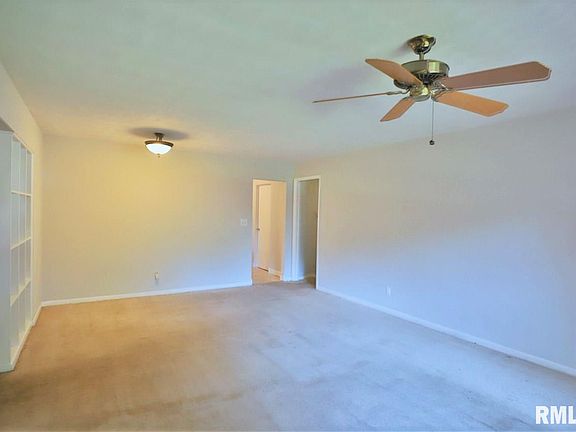 5th image of 4004 N Brookside Dr