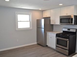 62 Hollis St, Lowell, MA 01852