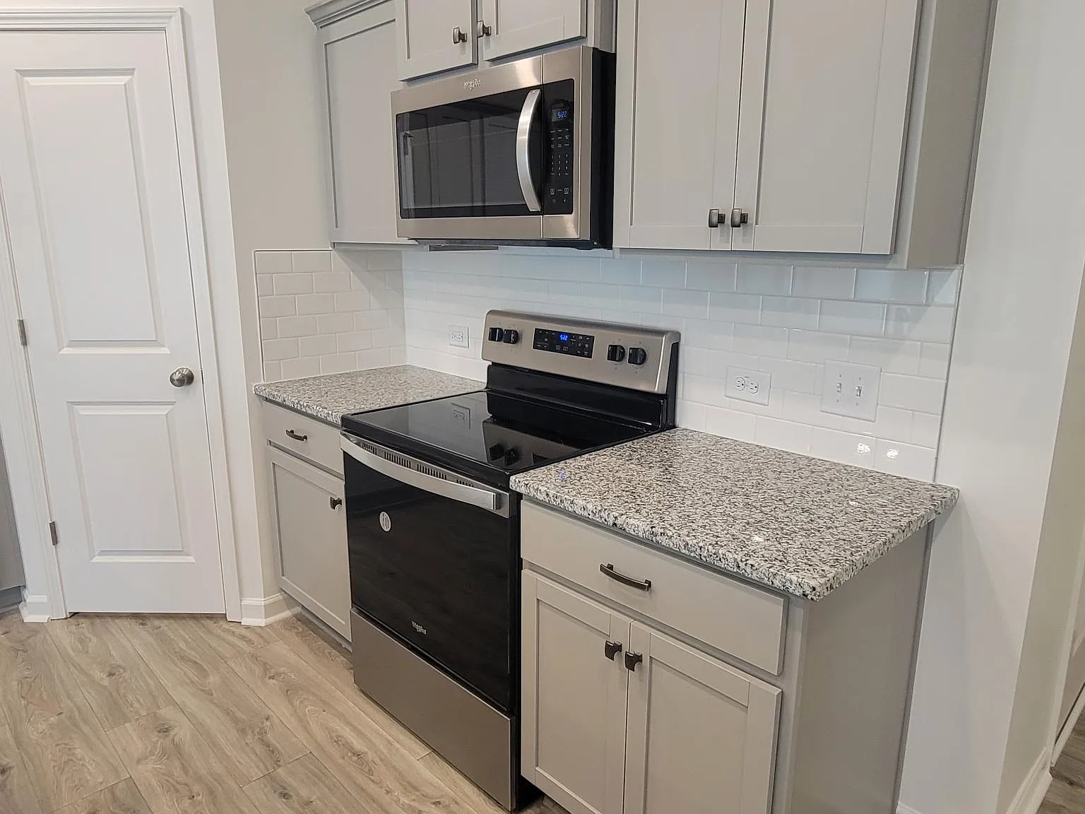 3 bed, 2.5 bath, 1762 sqft, $1,795 — Photo 3