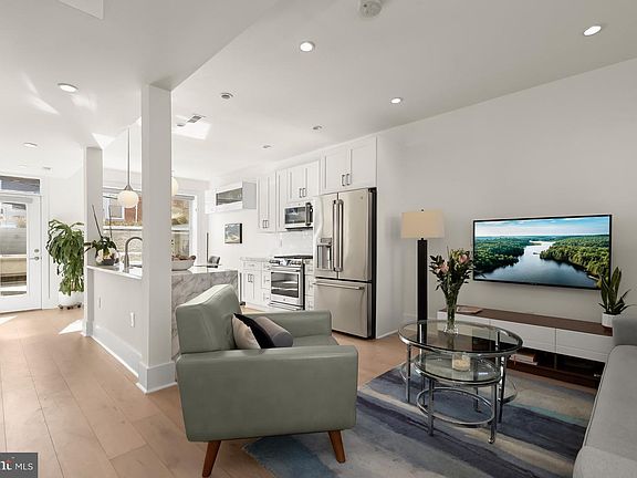 2nd image of 151 Uhland Ter NE