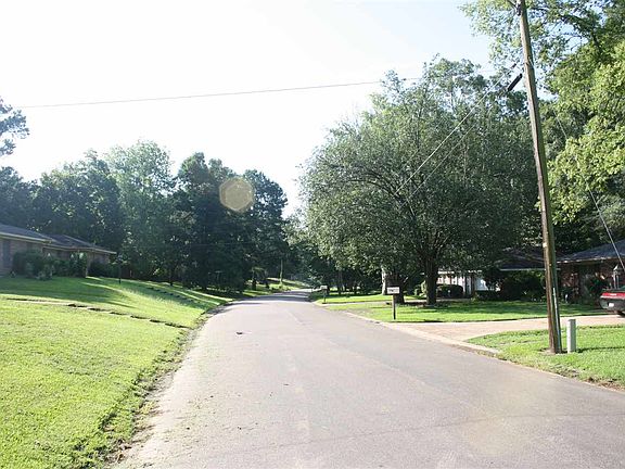 3rd image of 1448 S Wooddell Dr