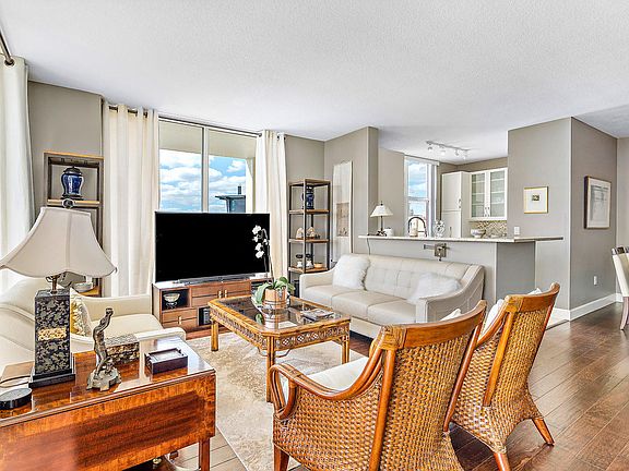4th image of 550 Okeechobee Blvd APT 1122