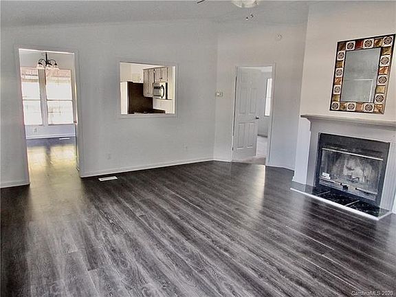 3rd image of 1122 Oakwood Dr #29-33