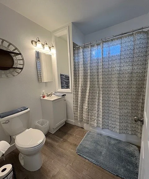 320 W 4th St #102 — Photo 13