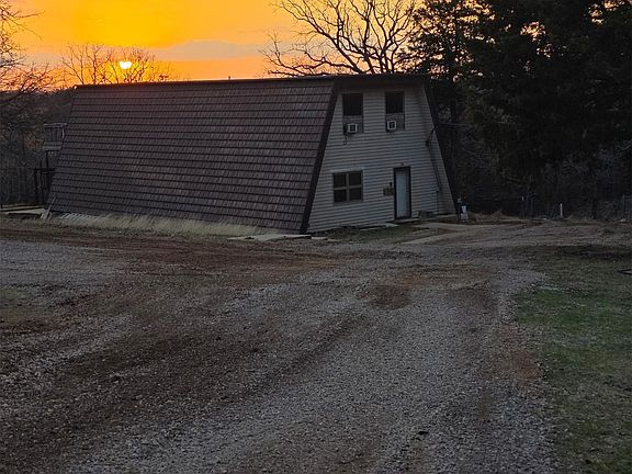 3rd image of 3662 Cooper Memorial Dr