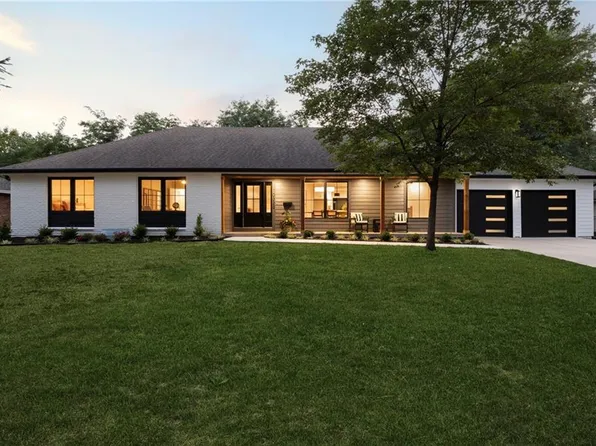 10322 Sagamore Ln, Leawood, KS 66206